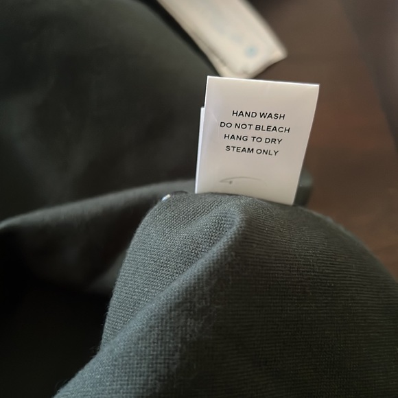 Edgehill Collection Velvet Dress With Lace - Picture 9 of 10